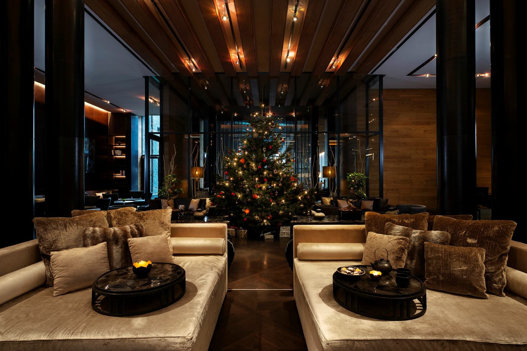 CAM Dining The Lobby Xmas 003