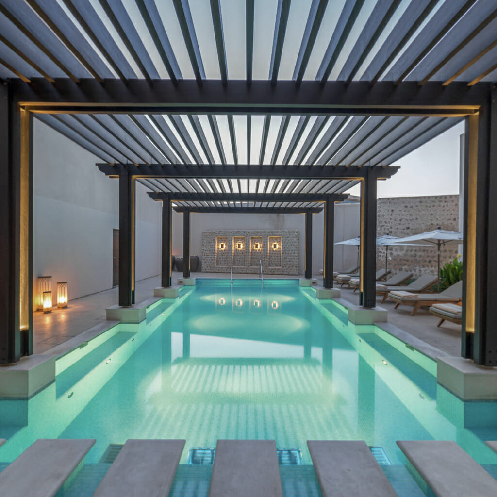 swimming pool